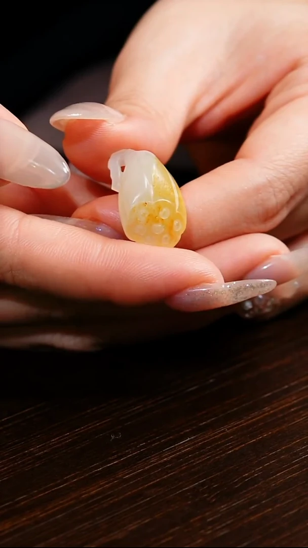 颈饰未镶嵌和田玉莲蓬