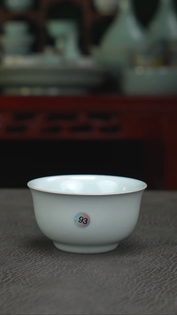 93号月白压手杯微瑕~帆