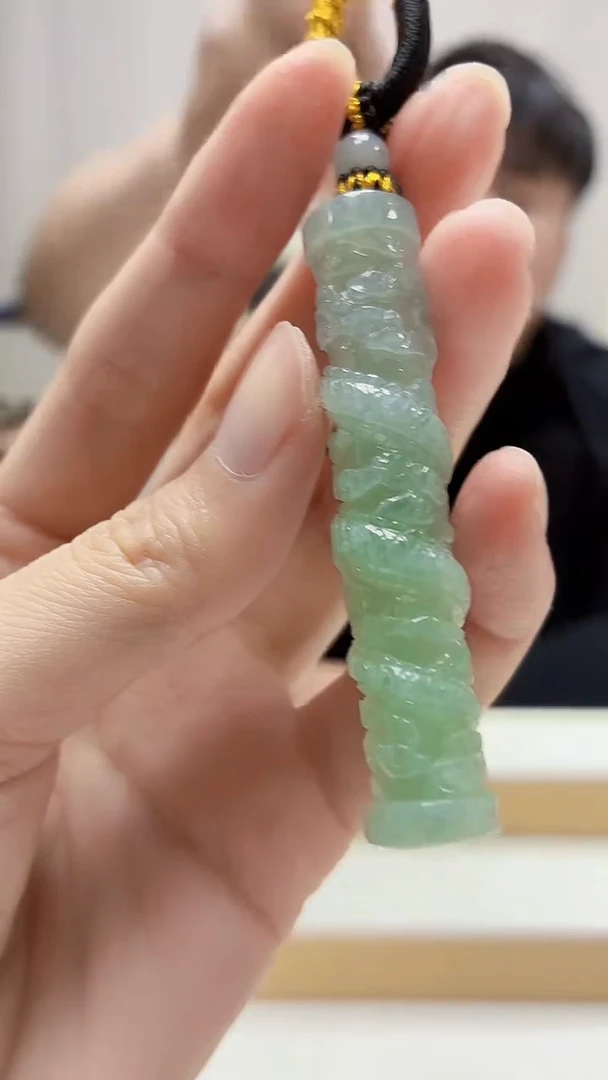 未镶嵌定制翡翠5060zm-毛货挂件龙柱165