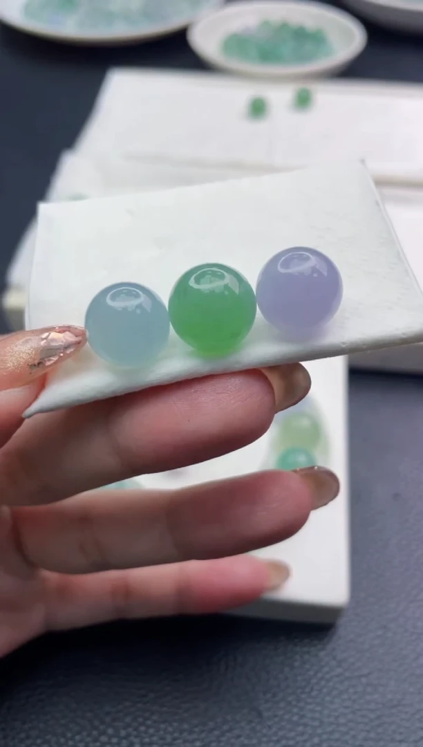 未镶嵌定制翡翠泡***只珠子