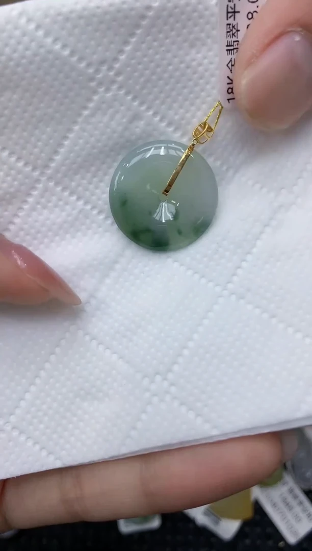 翡翠18K金镶嵌颈饰111111111