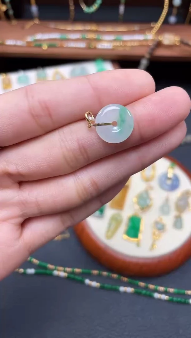 【闪购商品】翡翠吊坠(不含链)18K金镶嵌一个  JK642