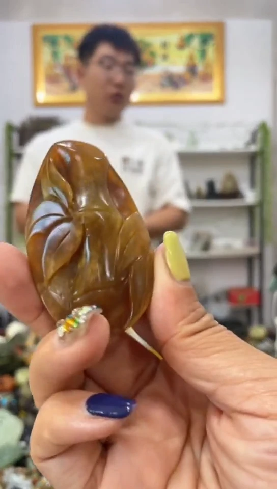 未镶嵌岫玉吊坠