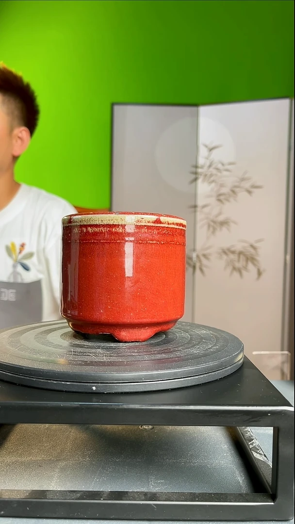 茶器h****辉红釉三足香炉