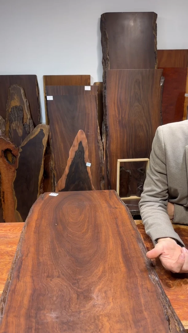 风车木（黑檀木）尺寸88*42*2.2背面有干裂编号271