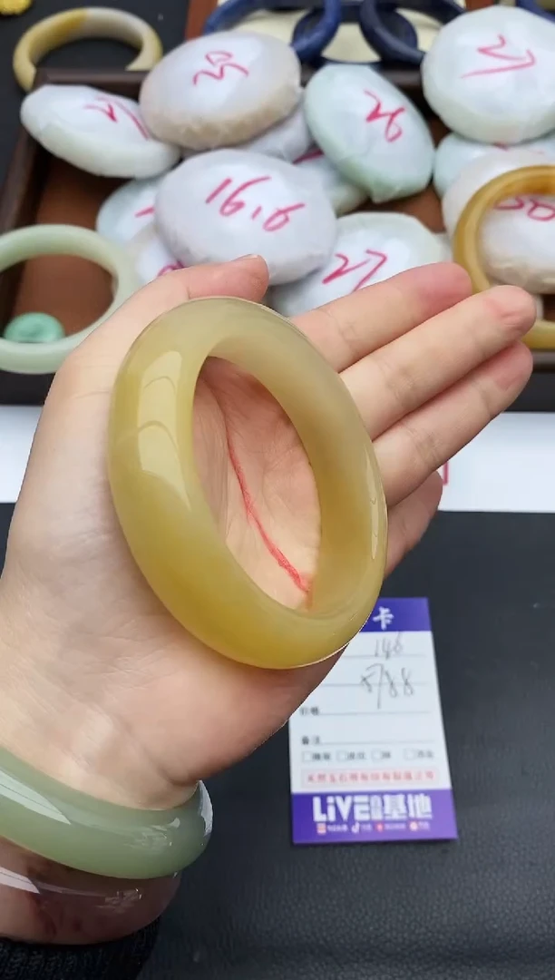 未镶嵌手镯石英质玉146+57/58