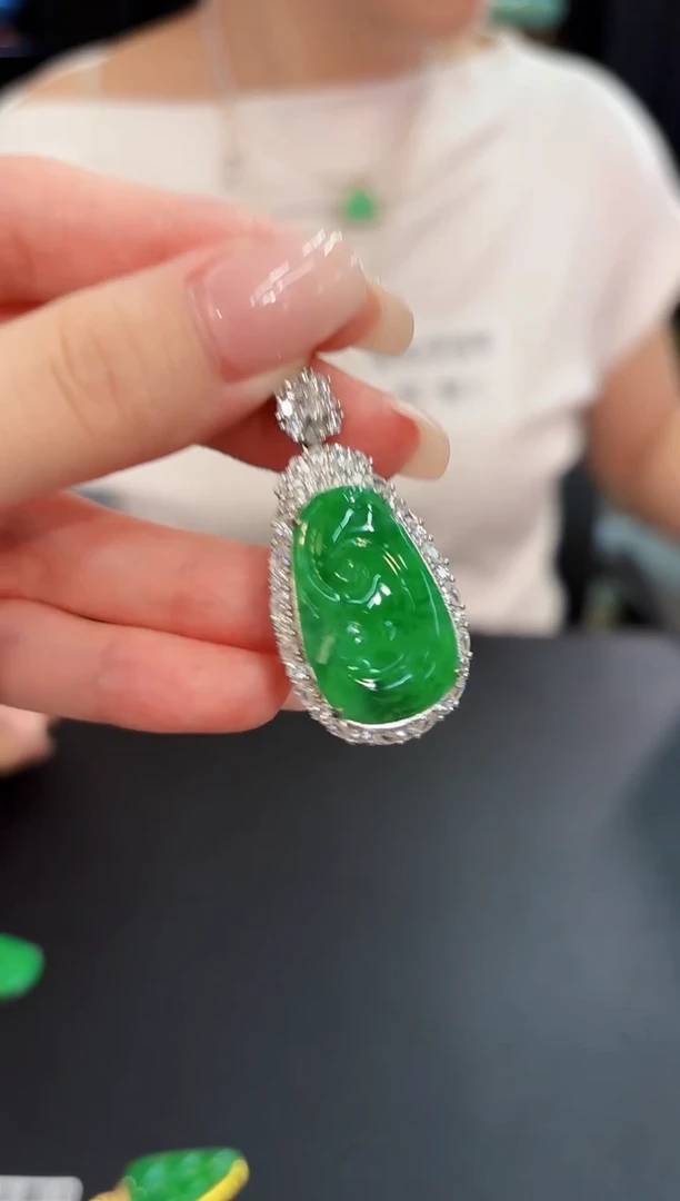 翡翠未镶嵌颈饰 缅料A货/支持复检/一件