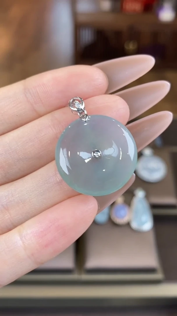 【闪购商品】翡翠吊坠(不含链)18K金镶嵌翡翠平安扣