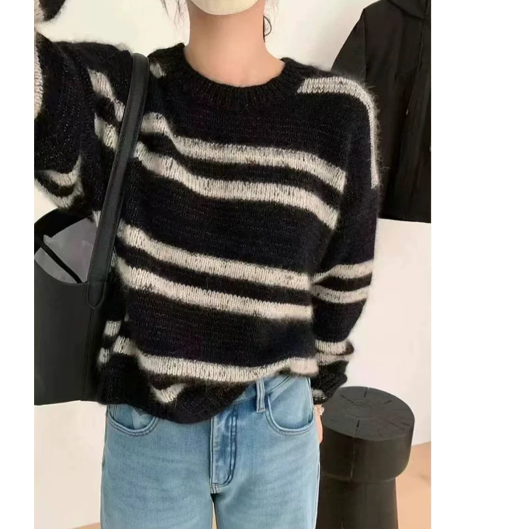 长袖黑白条纹上衣女显瘦新款毛衣秋冬别致宽松圆领套头针织衫