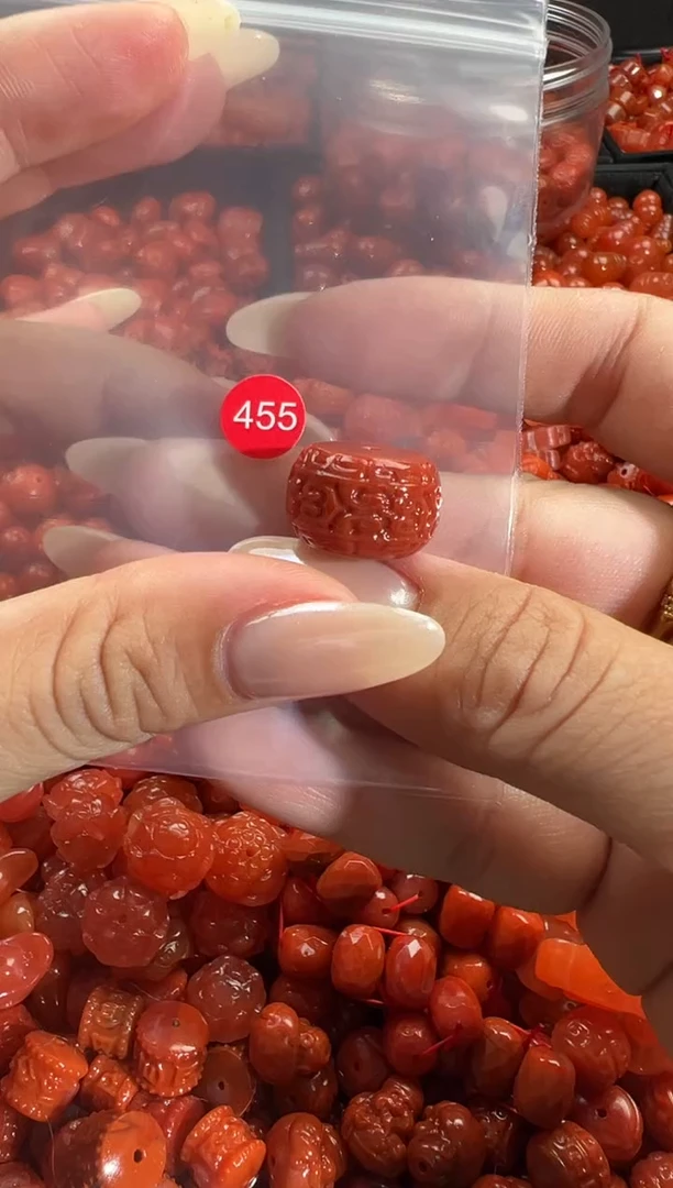 颈饰未镶嵌南红玛瑙1