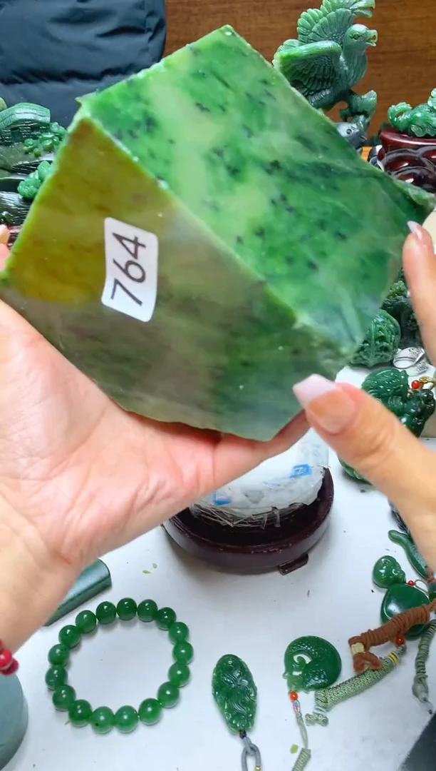 未镶嵌和田玉摆件1