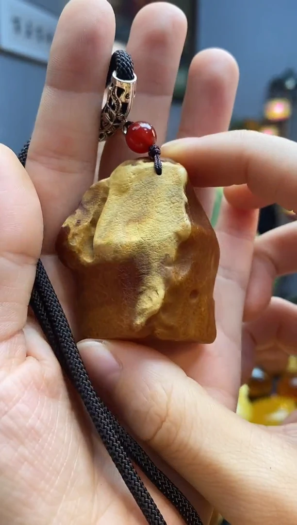 琥珀颈饰未镶嵌吊坠