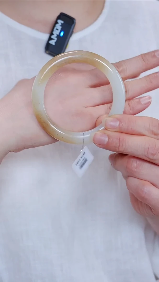 和田玉手镯未镶嵌126【圈口58