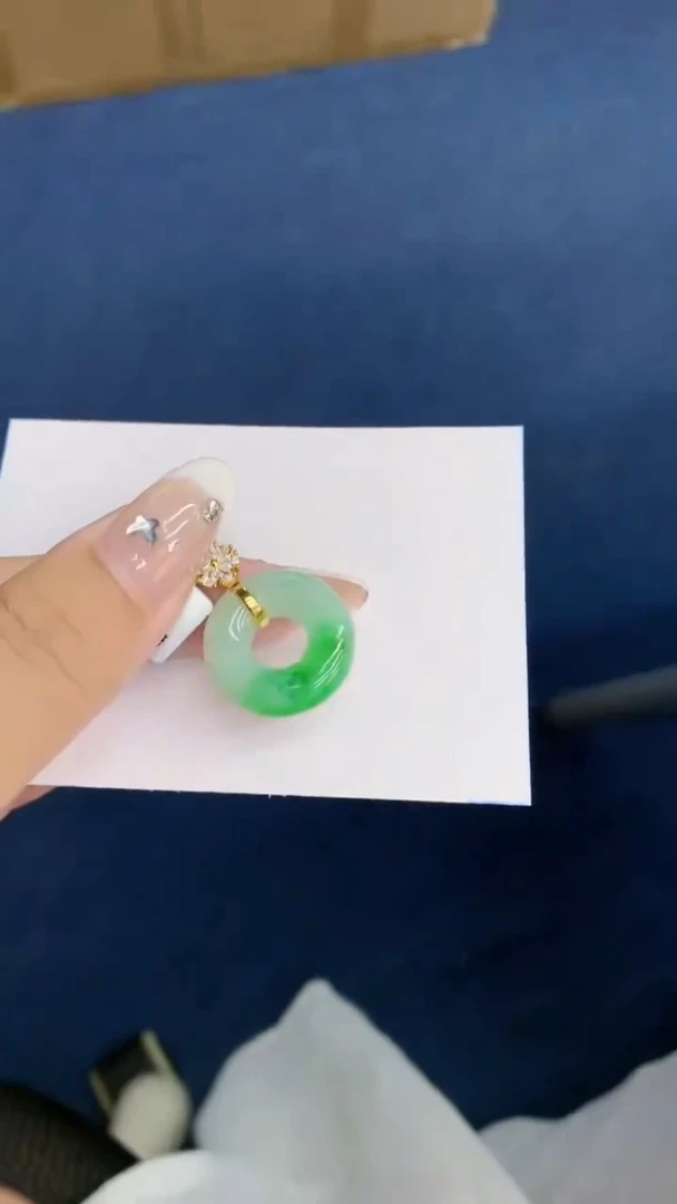 翡翠未镶嵌吊坠(不含链)1