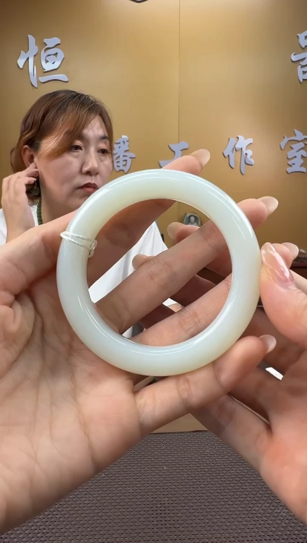 颈饰未镶嵌和田玉手镯55