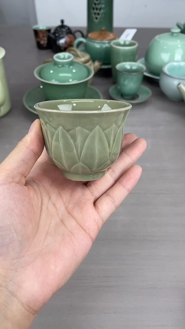 青瓷原产地仓储放漏