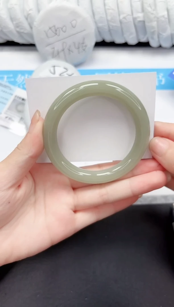 未镶嵌手镯石英质玉35-58.5DY