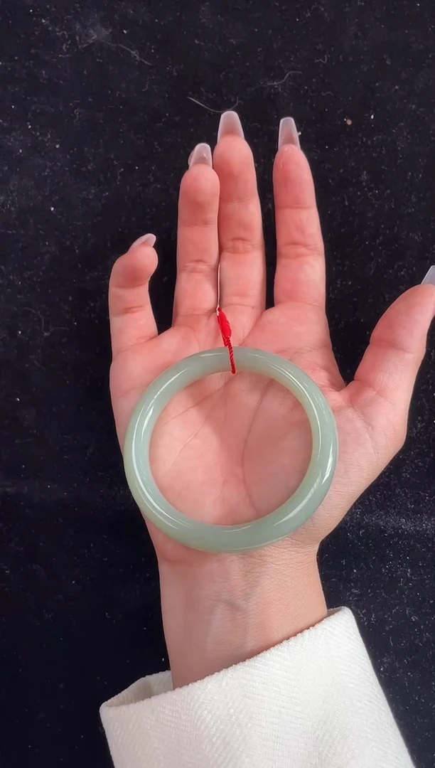 未镶嵌手镯和田玉新疆且末料青白玉55-56圈口上等和田玉手镯女