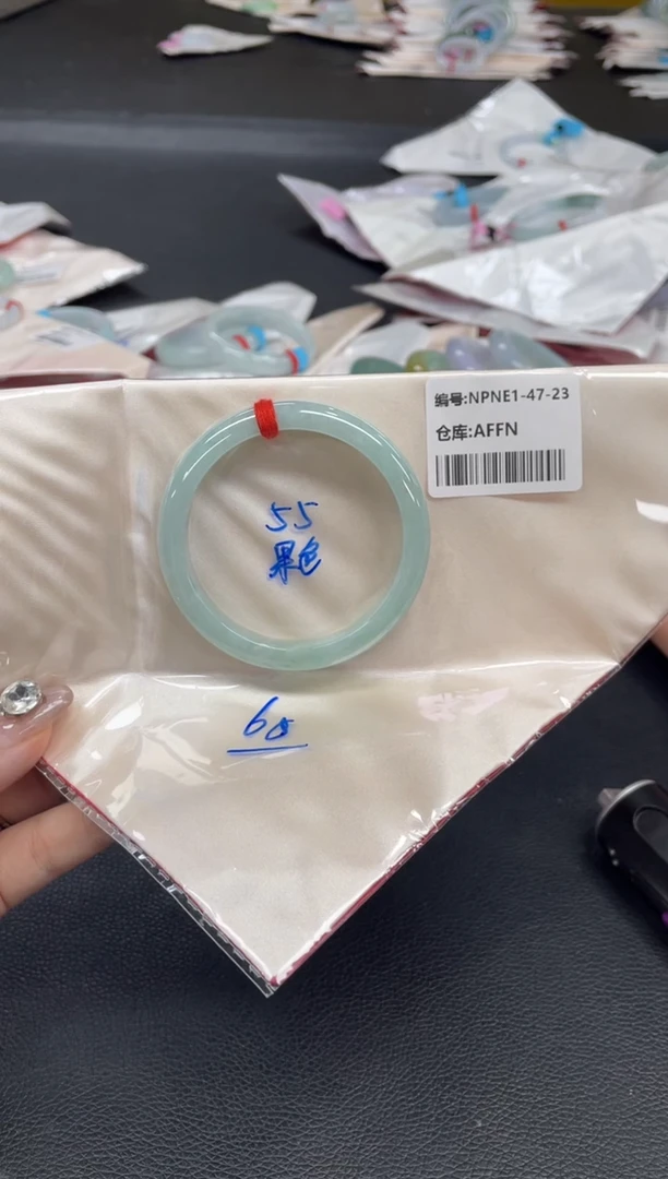 未镶嵌手镯翡翠翡翠手镯