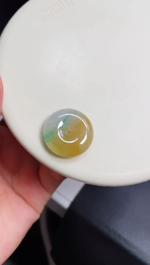 颈饰未镶嵌翡翠平安扣