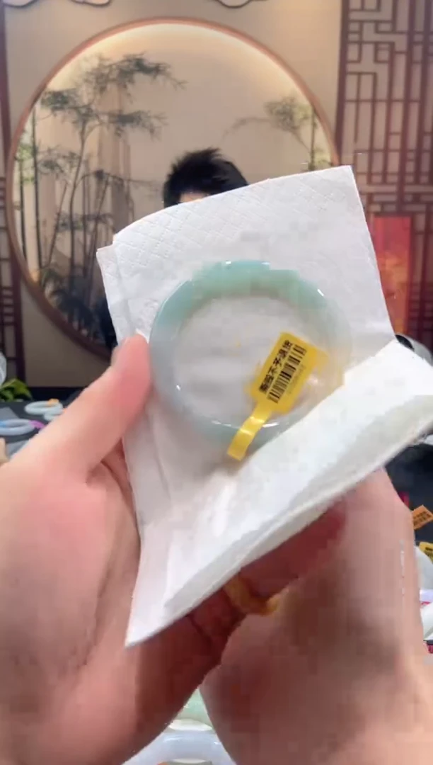 翡翠手镯未镶嵌不****可000024164