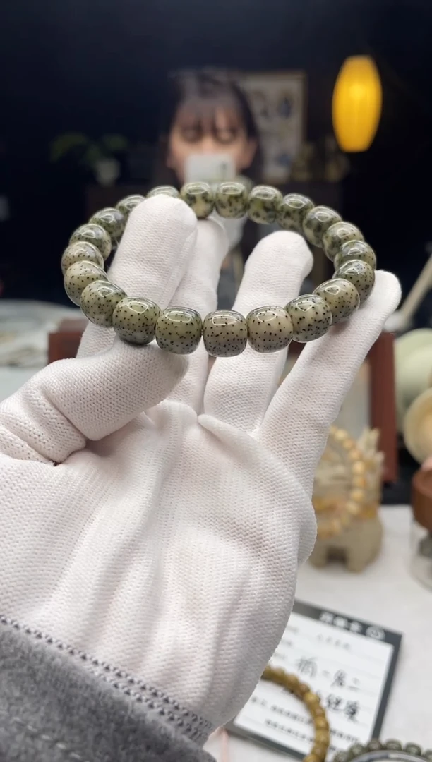 吊坠星月菩提B56 11x10单圈 F001