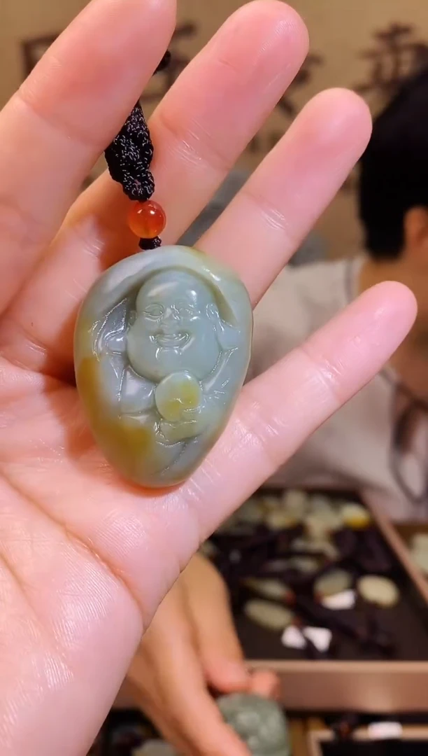 和田玉未镶嵌颈饰1