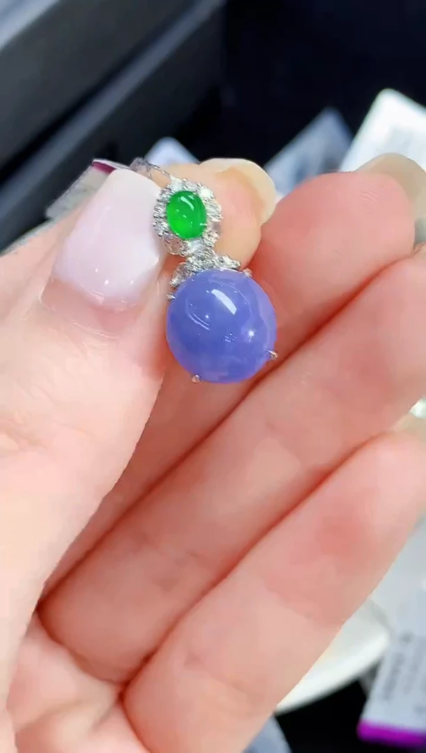 吊坠(不含链)18K金镶嵌翡翠YS多样性发其一