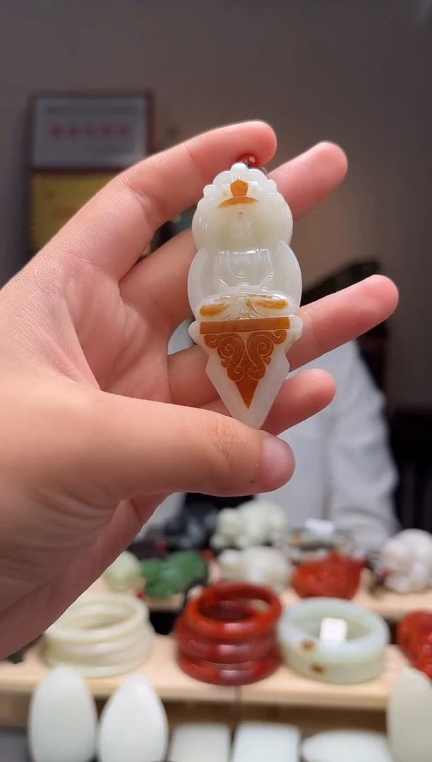 颈饰未镶嵌和田玉吊坠