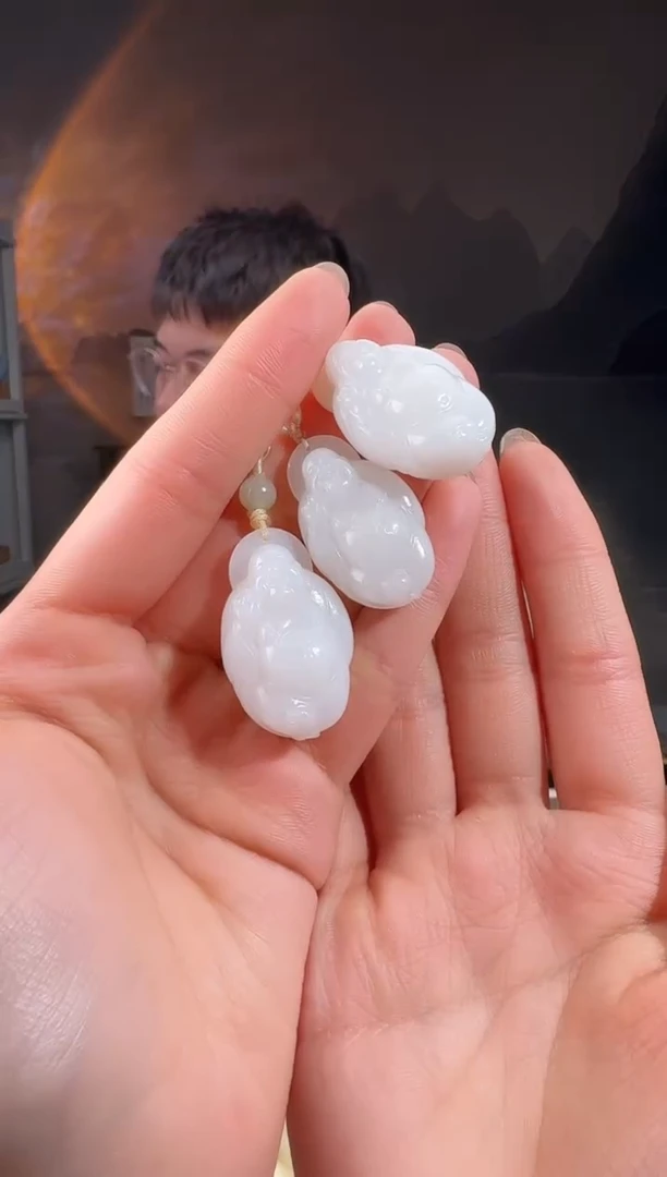 颈饰未镶嵌和田玉逍遥佛多样性发其一