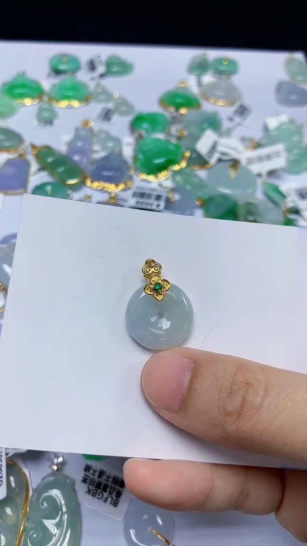 翡翠未镶嵌颈饰天然缅甸翡翠A货