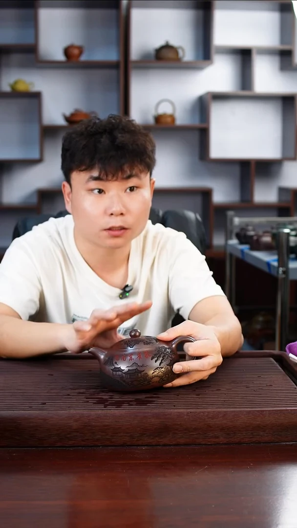 茶壶紫砂石红通身手刻半月壶480cc左右