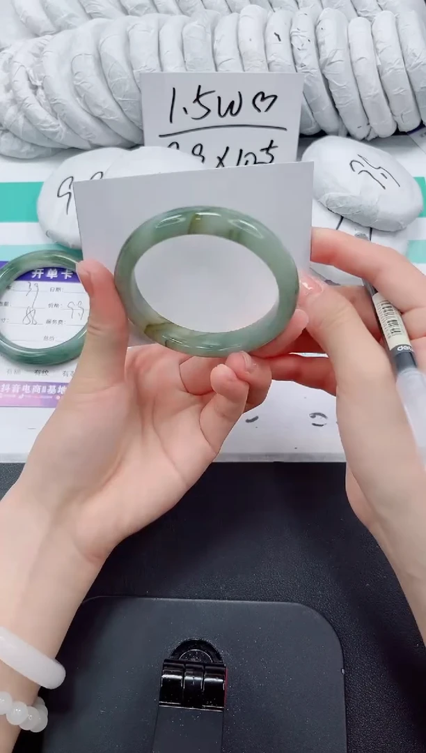 石英质玉手镯未镶嵌40-56