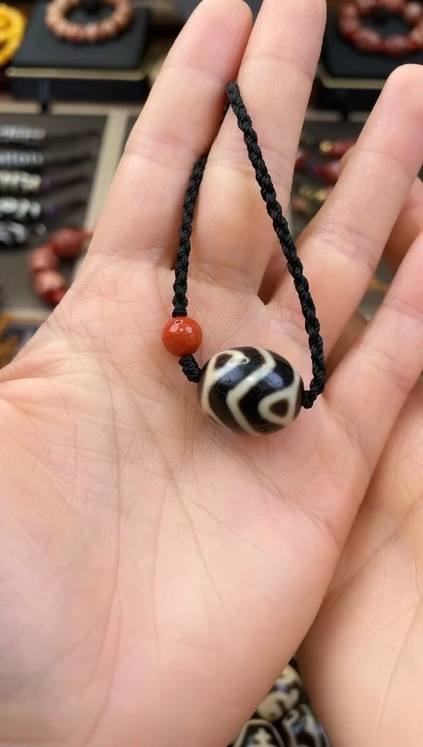 玛瑙/玉髓颈饰未镶嵌精品上肯老牙黄靠山虎牙颈饰