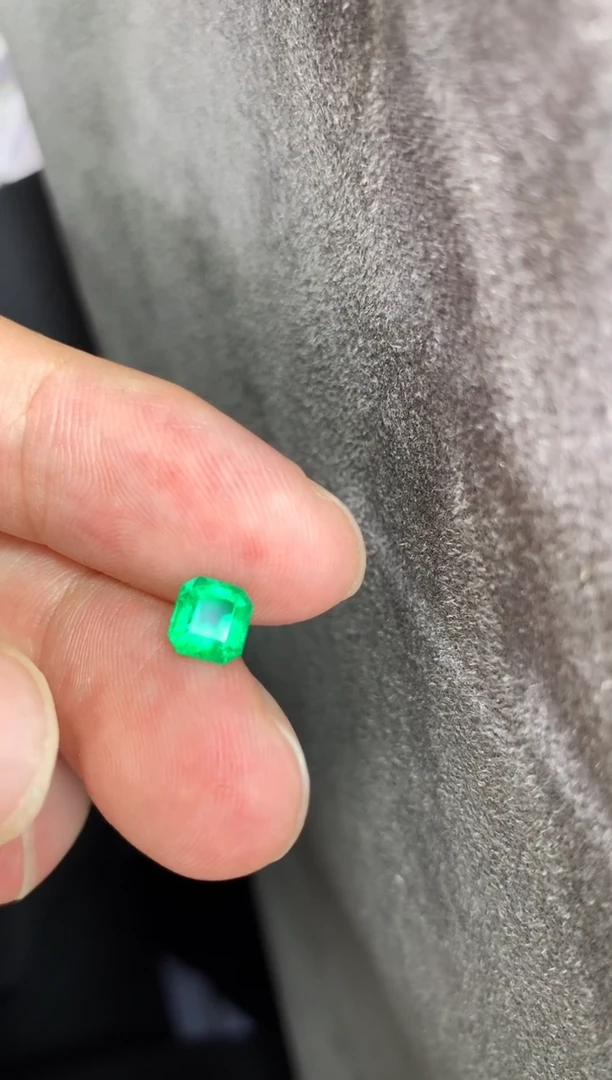 裸石祖母绿a-539 0.87ct glby 木佐 送吉尔得