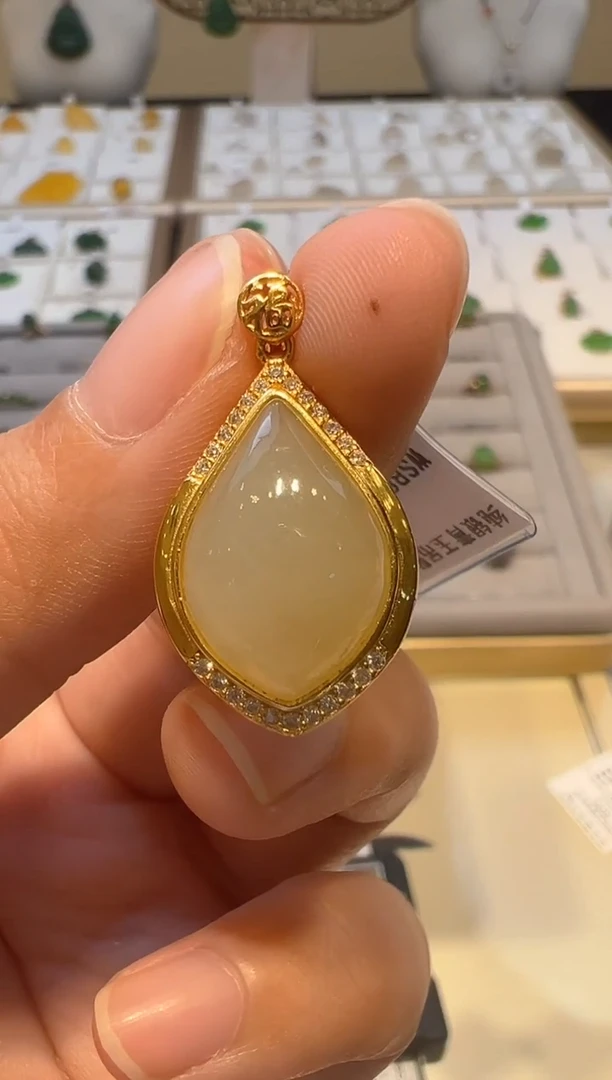 【闪购商品】和田玉颈饰银S925镶嵌41