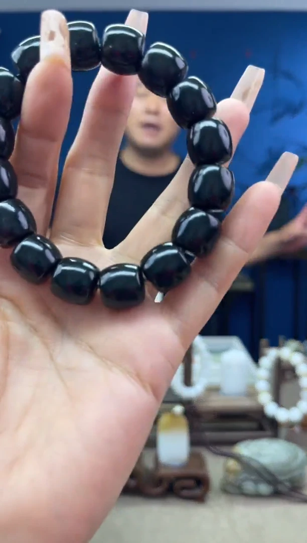 和田玉未镶嵌颈饰1