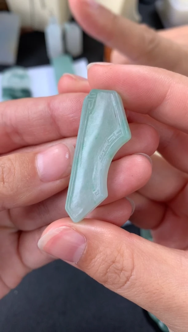 【闪购商品】定制翡翠未镶嵌翡翠