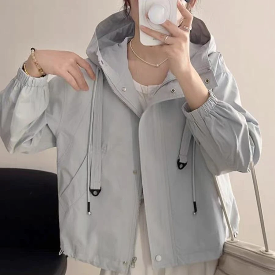 休闲小个子短款连帽冲锋衣