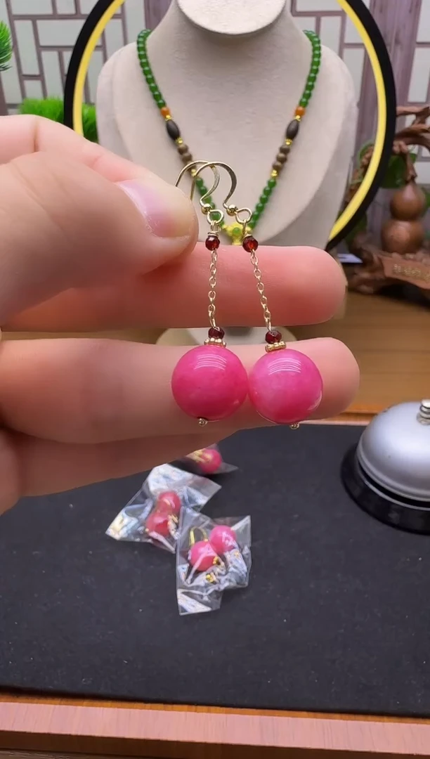 14K金镶嵌菱锰矿（红纹石）耳钉E159