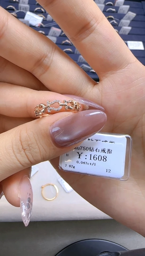 【闪购商品】钻石戒指/指环18K金镶嵌144900