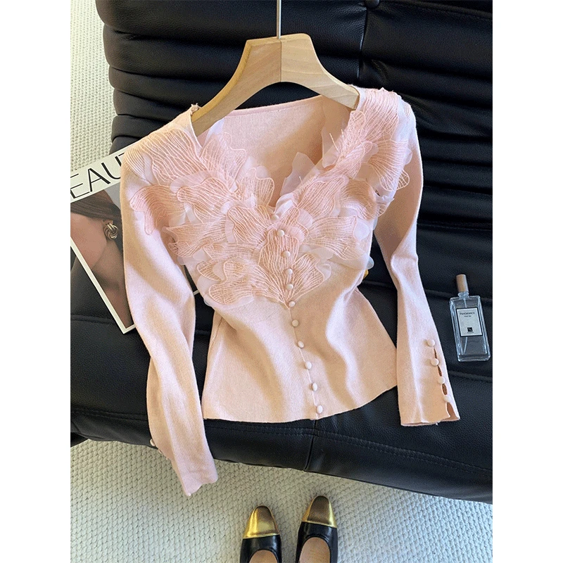 固质专柜大牌剪标法式v领重工花瓣针织衫女秋季别致绝美长袖上衣