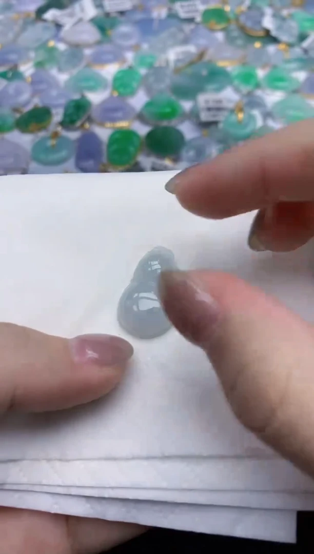 【闪购商品】翡翠颈饰未镶嵌天然翡翠A货