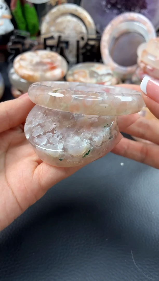 未镶嵌手镯（圆镯）石英质玉57