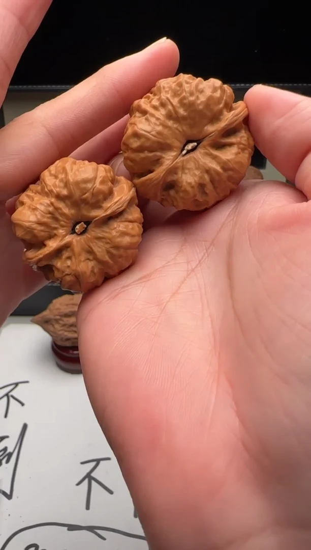 文玩核桃吊坠娜****️编号14