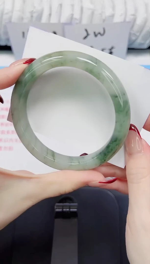 【闪购商品】石英质玉手镯未镶嵌116