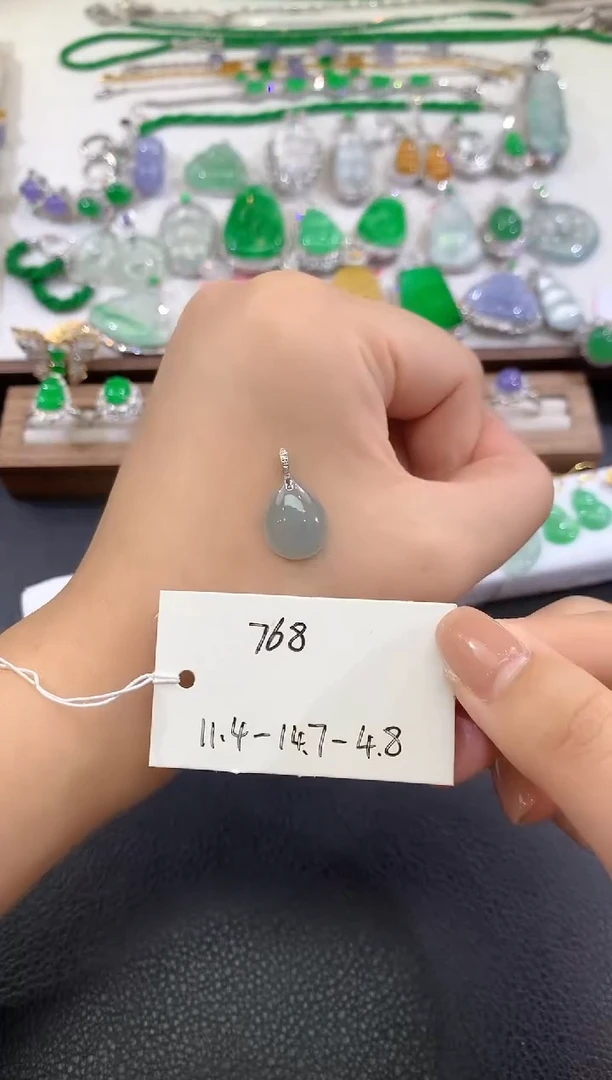 颈饰18K金镶嵌翡翠3-吊坠