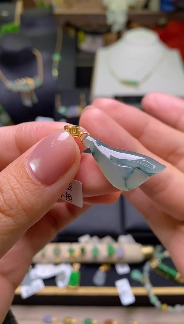 【闪购商品】翡翠颈饰18K金镶嵌净货17947