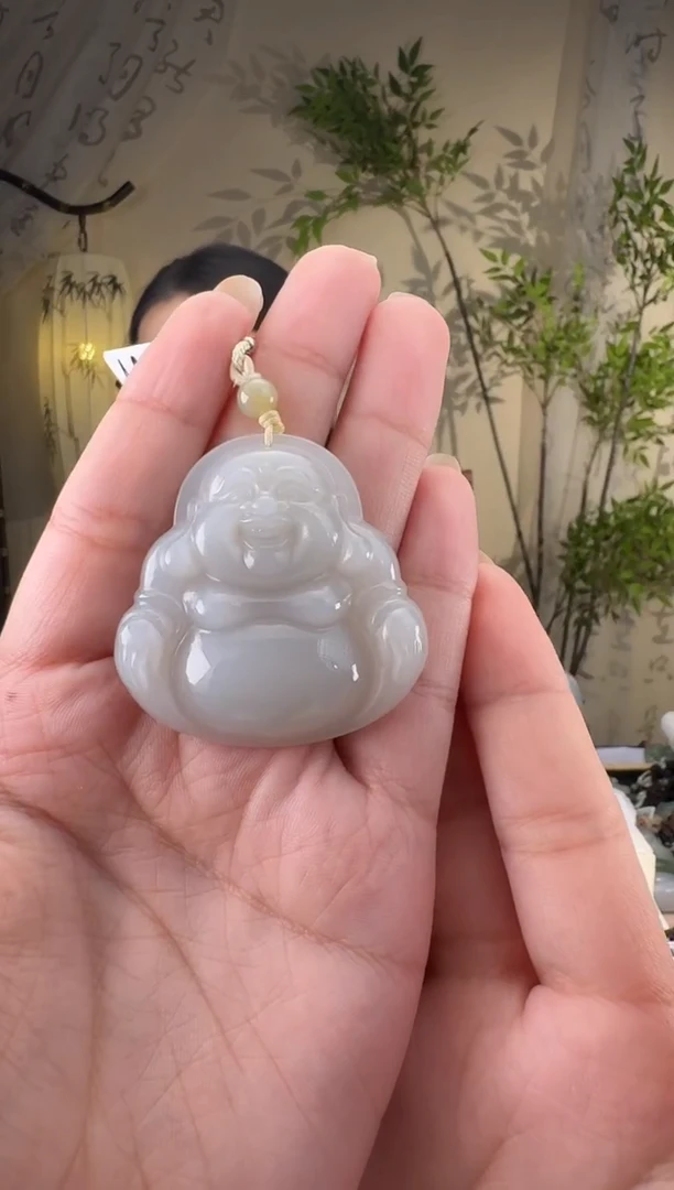 和田玉未镶嵌颈饰烟紫佛公