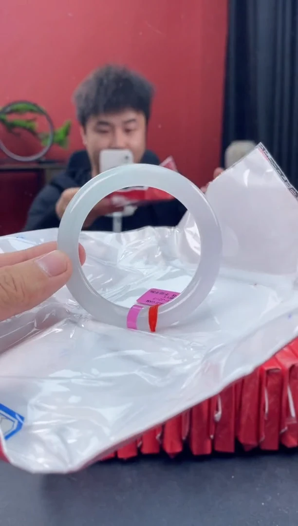 未镶嵌手镯翡翠5